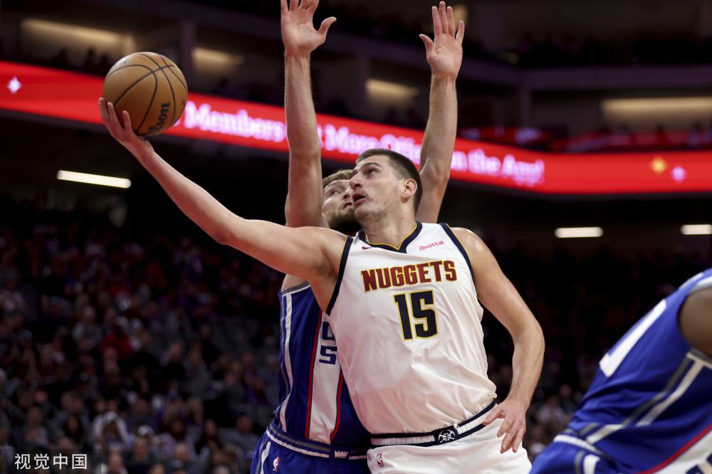 在与队友完 在与队友完